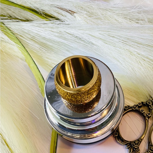 Big And Beautiful Gold Color Fashion ball  Ring Surrounded By Fashion Glitter - Picture 2 of 11